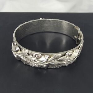 Elegant Silver Leaf Bracelet